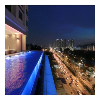 높은 표면 강도 아크릴 시트 Aupool 위 지상 대사관 정원 스카이 풀
